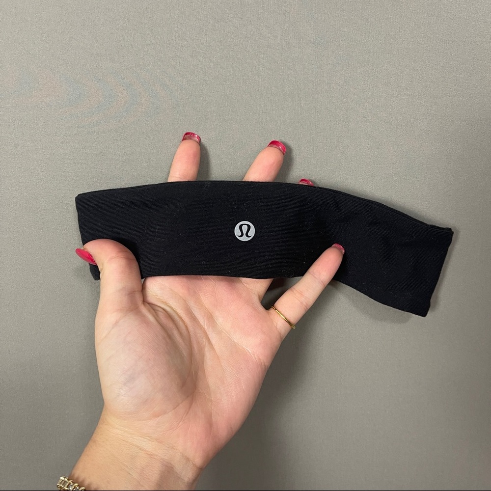 Lululemon Fly Away Tamer Headband
